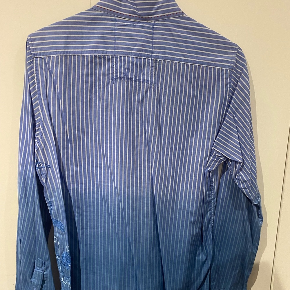 Beautiful Armani exchange shirt - Picture 2 of 2